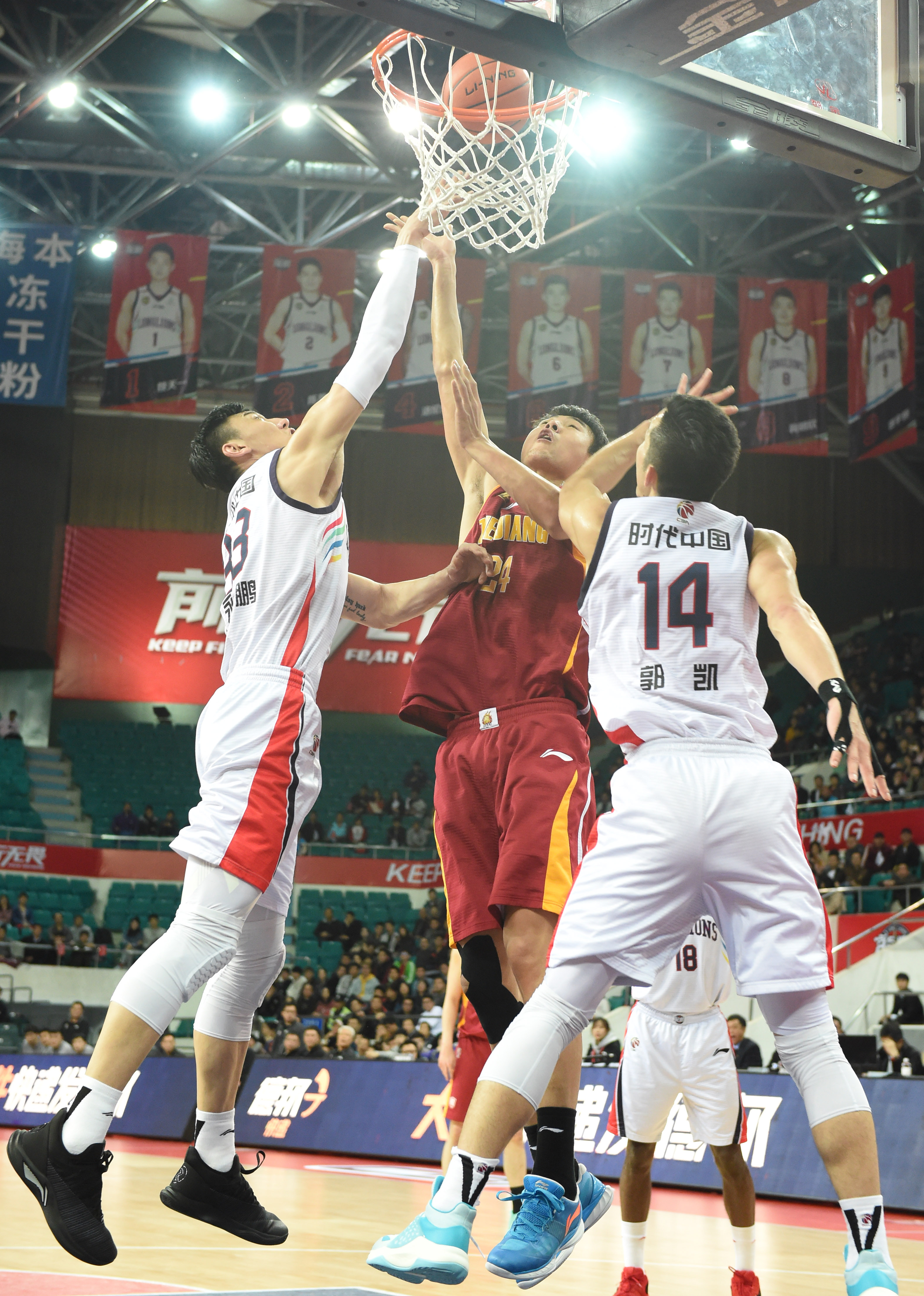 官方：曼城签下纽约城左后卫麦克法兰（官宣：曼城从纽约城引进左后卫麦克法兰）